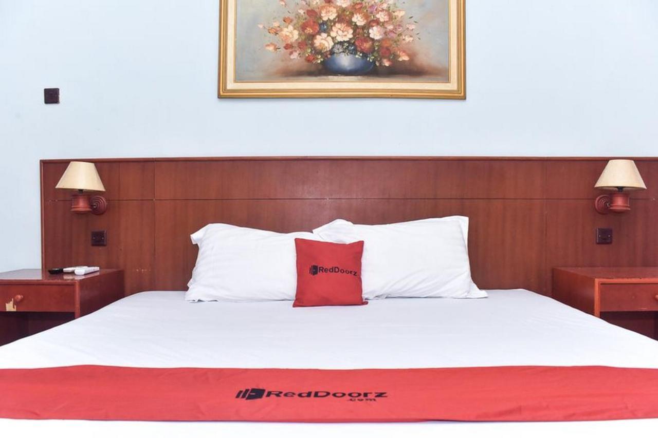 Reddoorz Near Kampung Warna Warni Hotel Malang Buitenkant foto